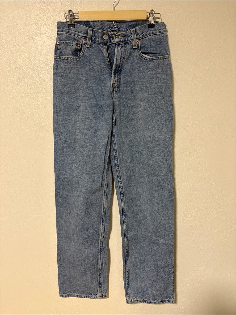 Levi's Women's Light Blue Relaxed Fit Jeans with Red Label